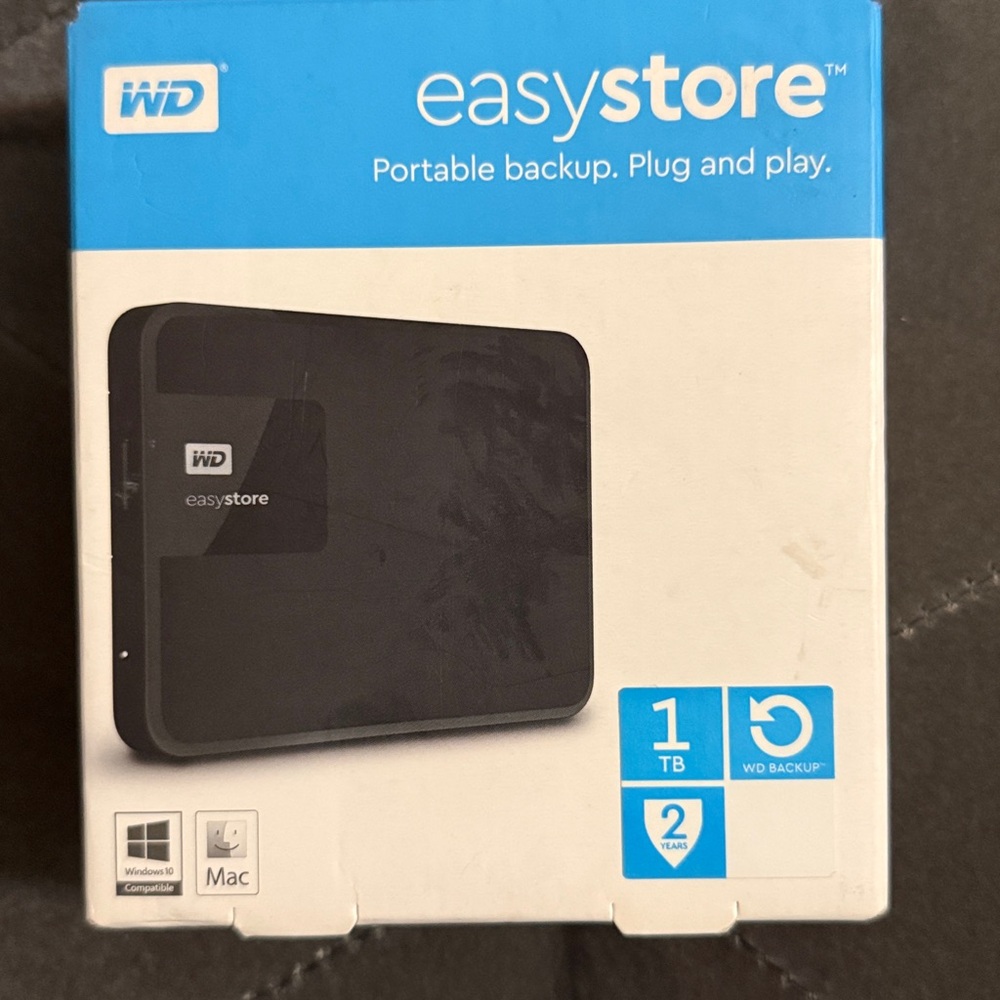 WD Easystore WDBDNK0010BBK - Hard drive - 1 TB - external (portable) - USB 3.0 - Picture 7 of 8